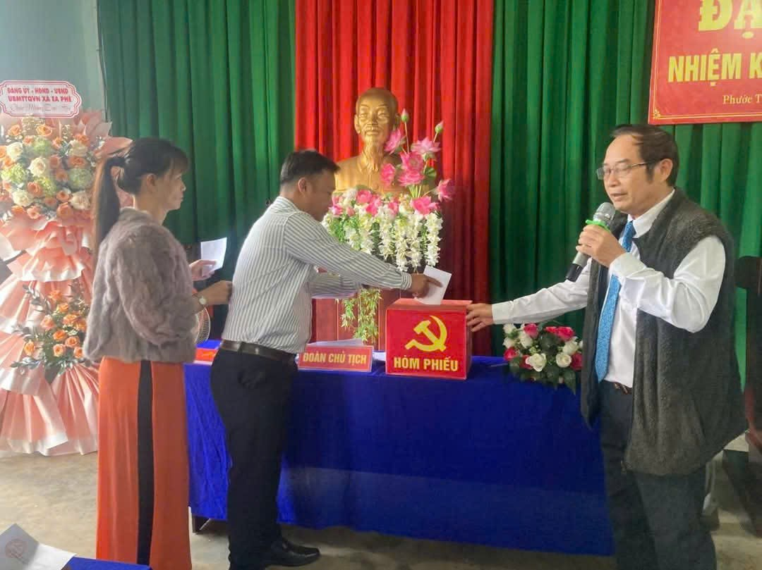 Đại hội Chi bộ điểm nhiệm kỳ 2025-2027 tại Đảng bộ xã Ea Phê